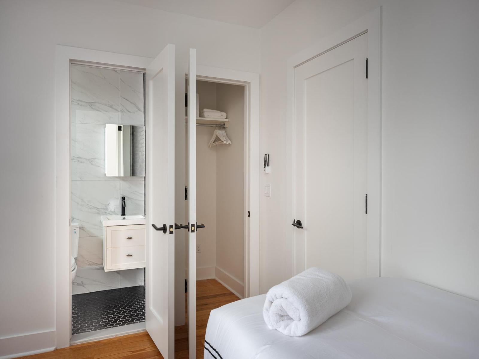 Three Bedroom Brooklynite Suite! New York Exterior photo